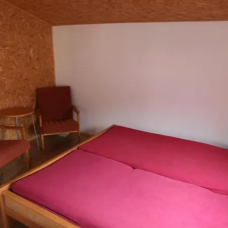 Ubytovani Lisny Maison d'hôtes *